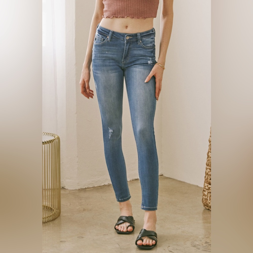NWT Kancan Super Skinny mid-rise jeans sz 9